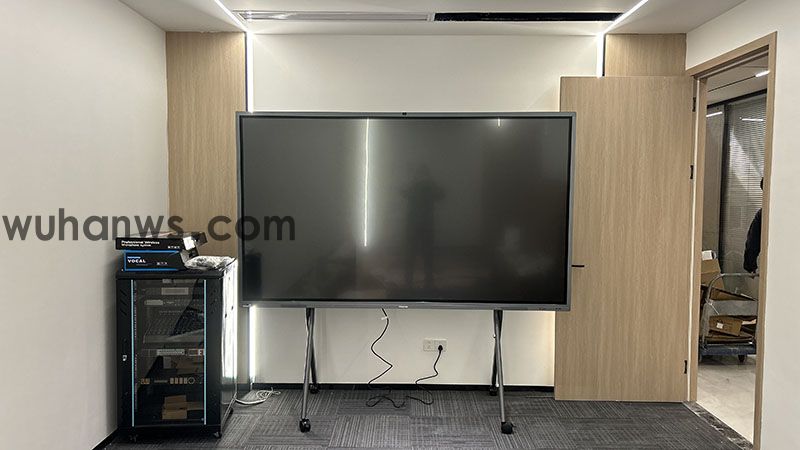 汉口 某公司会议室会议平板一体机